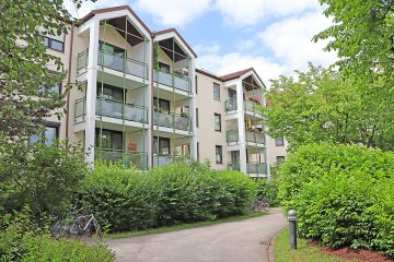 Verkauft: Bogenhausen – Am Zamilapark: 2-Zimmer Wohnung mit Balkon und Blick ins Grüne, 81929 München, Etagenwohnung